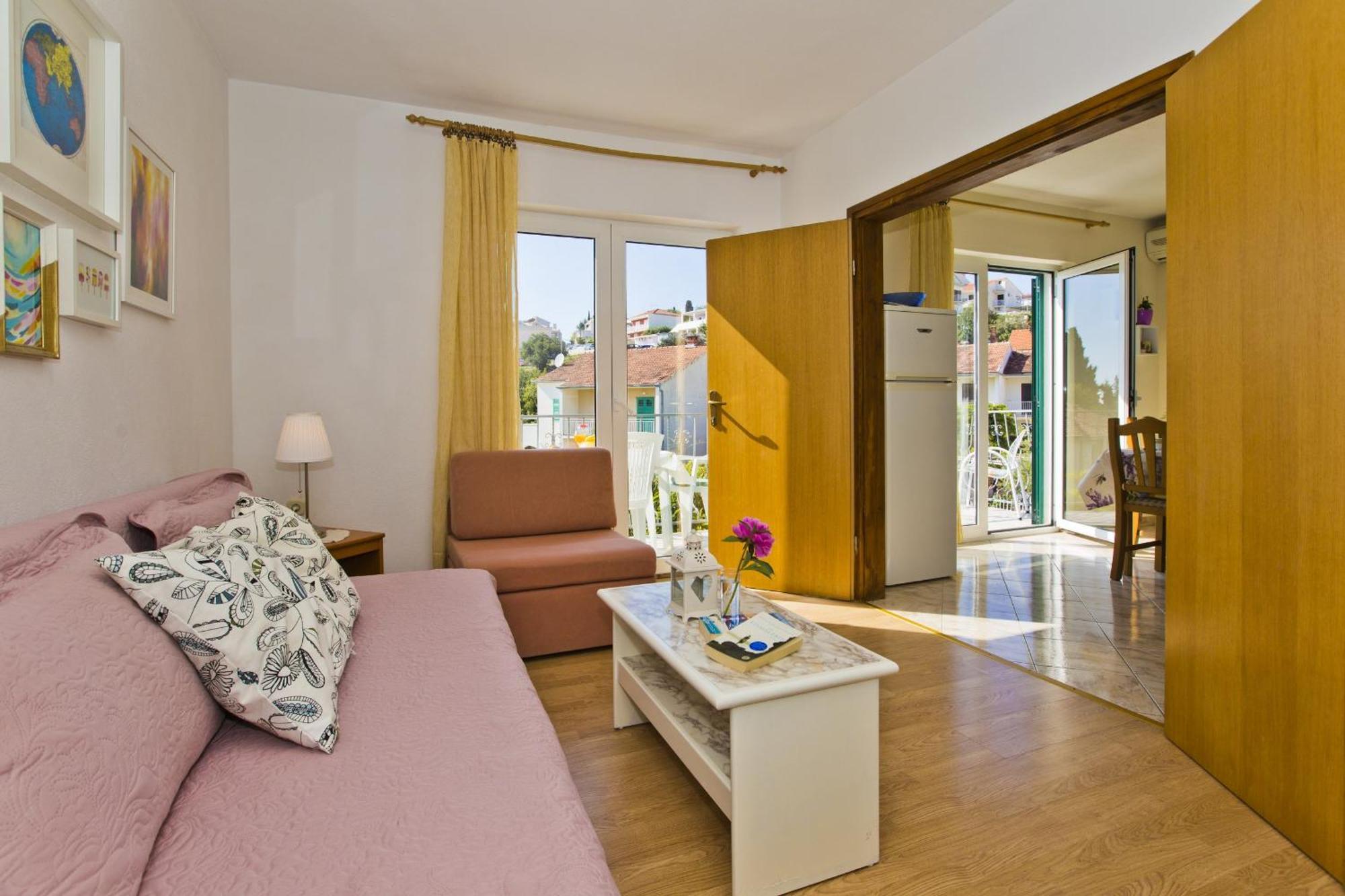 Lina Vrankovic Apartments Хвар Экстерьер фото