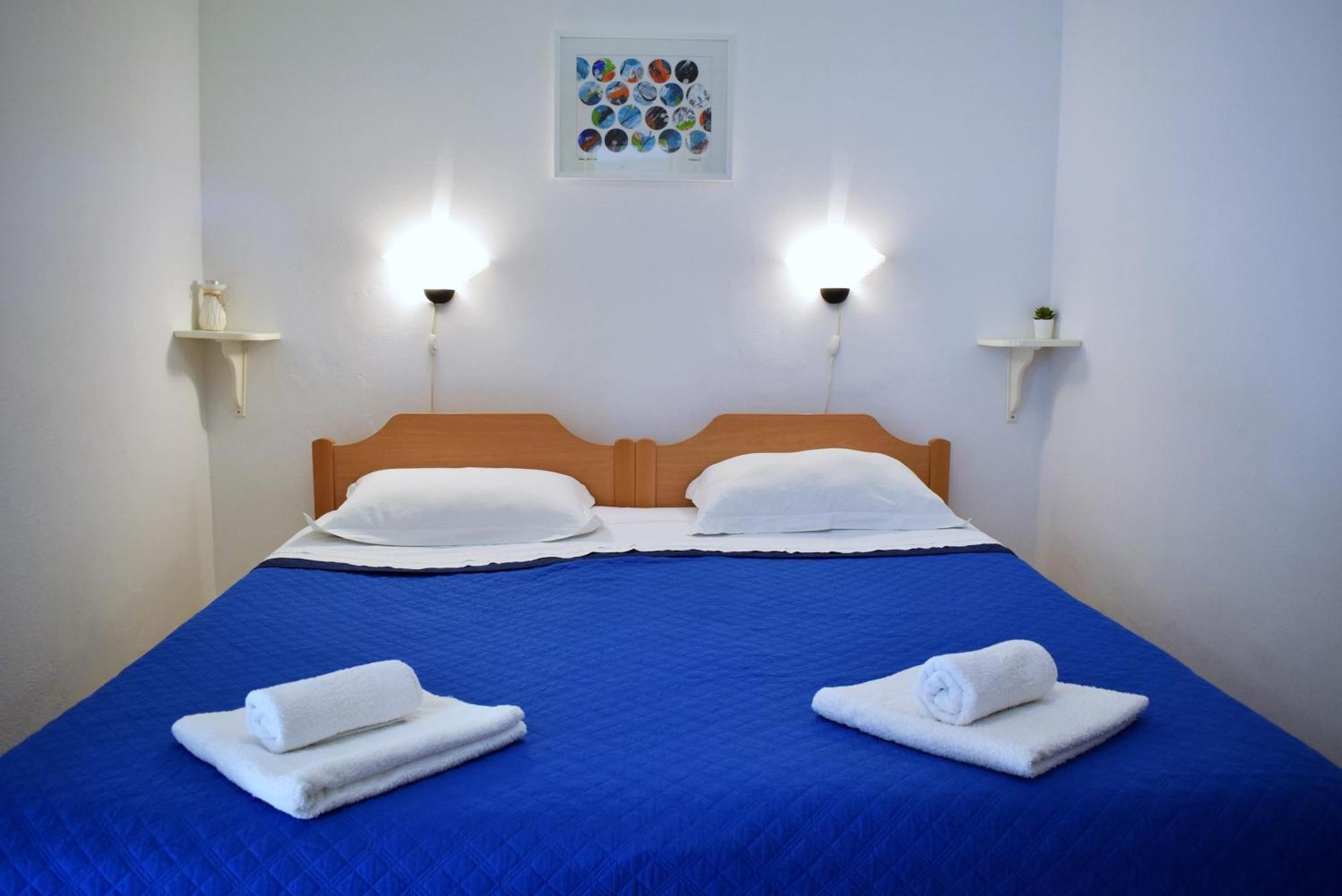 Lina Vrankovic Apartments Хвар Экстерьер фото