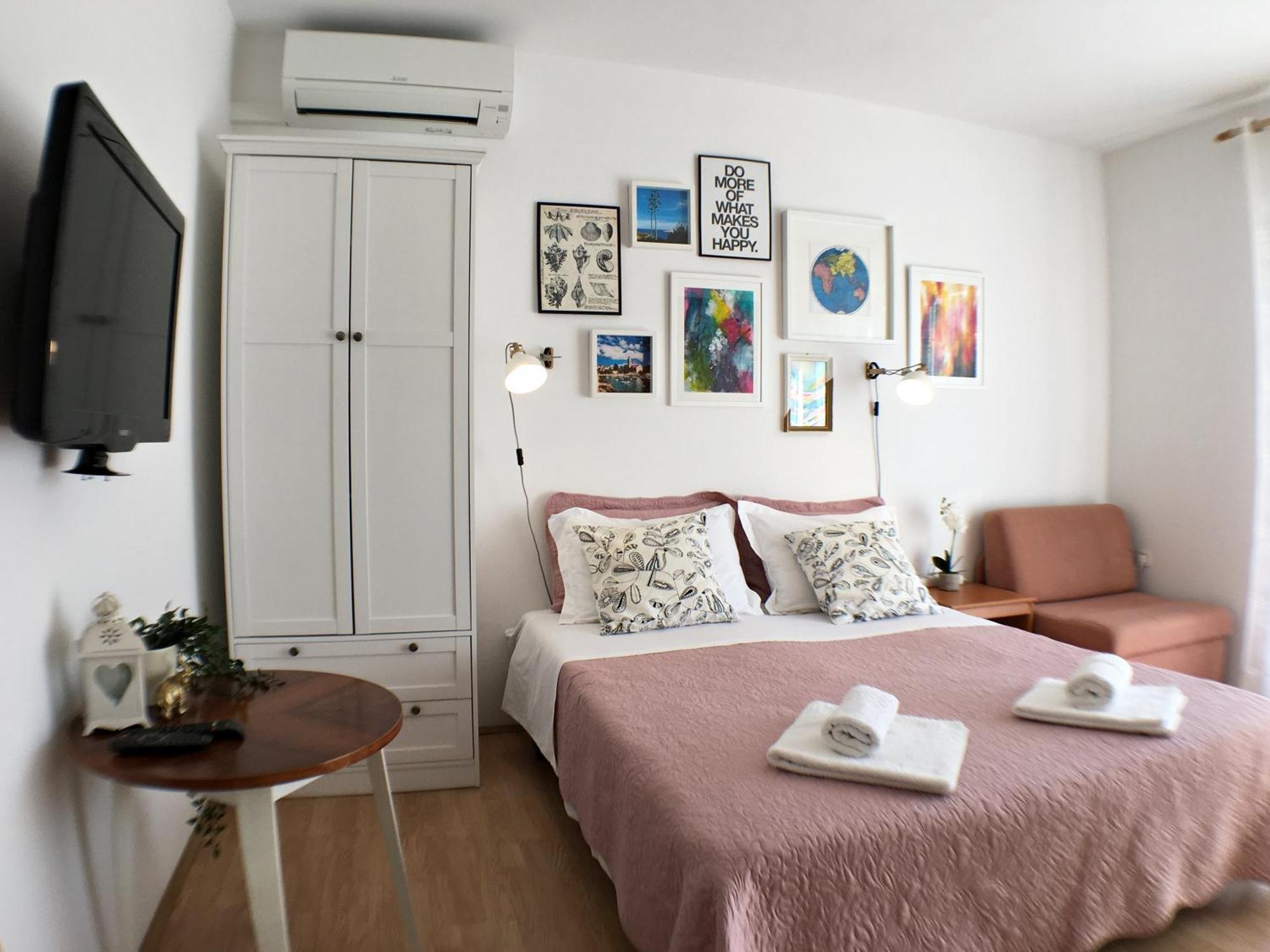 Lina Vrankovic Apartments Хвар Экстерьер фото