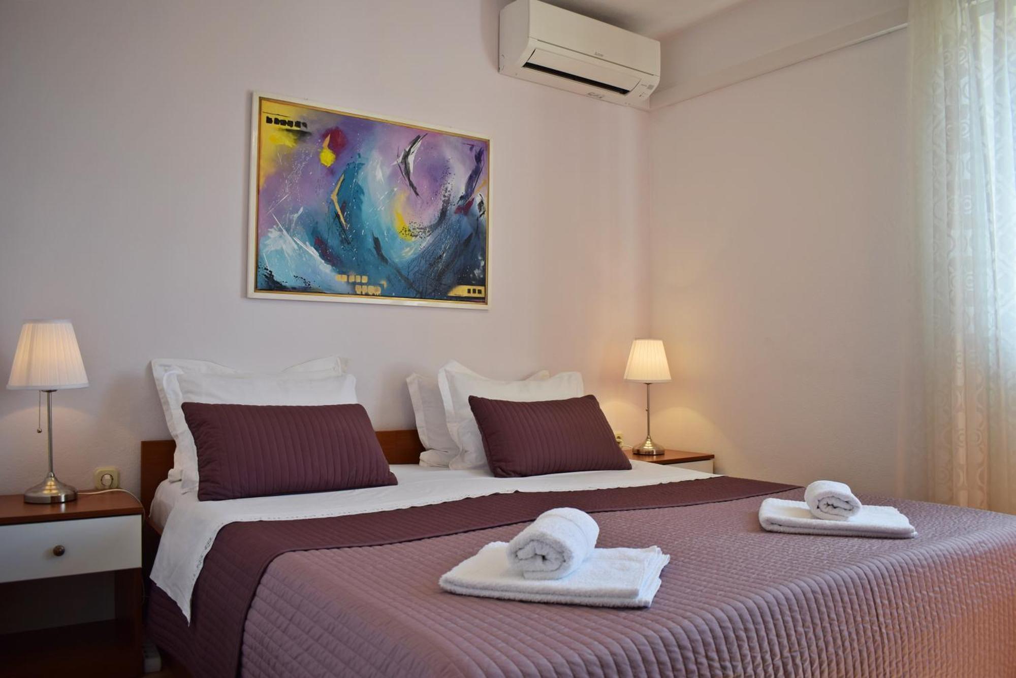 Lina Vrankovic Apartments Хвар Экстерьер фото