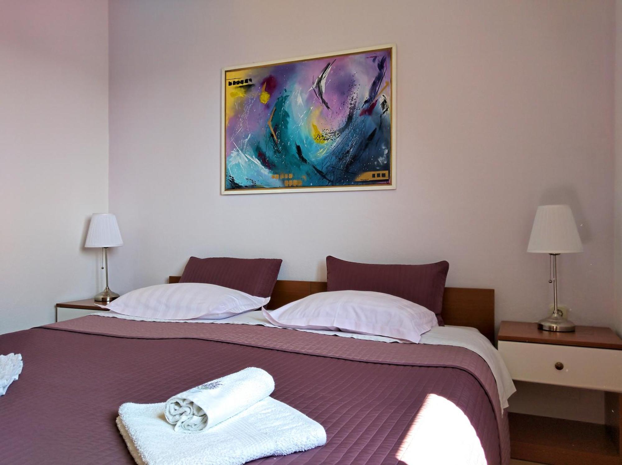 Lina Vrankovic Apartments Хвар Экстерьер фото